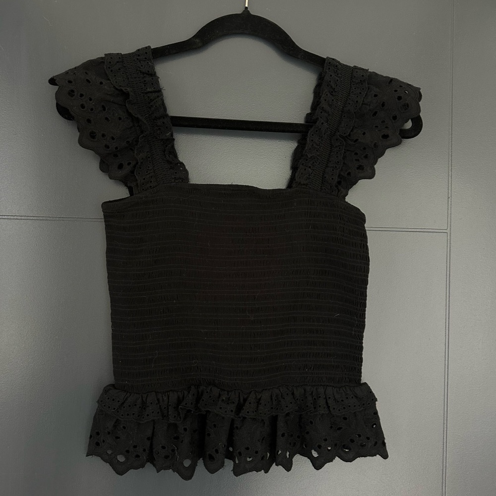 Evereve Black Taila Smocked Black Flutter Tank